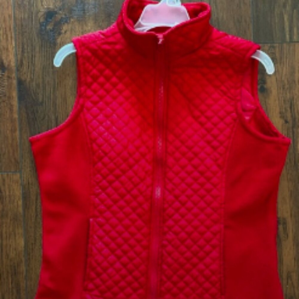 Izod red lightweight vest